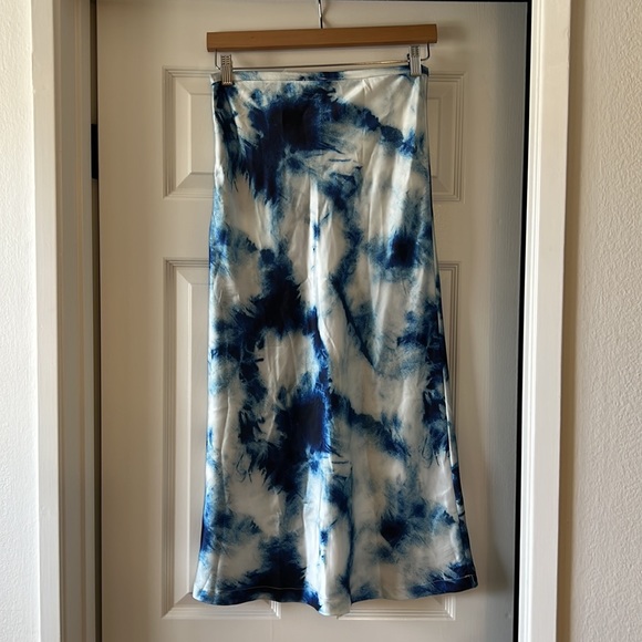 ✨LIONESS Skirt - Tie Dye Midi Satin Skirt - Size Medium - Picture 3 of 4
